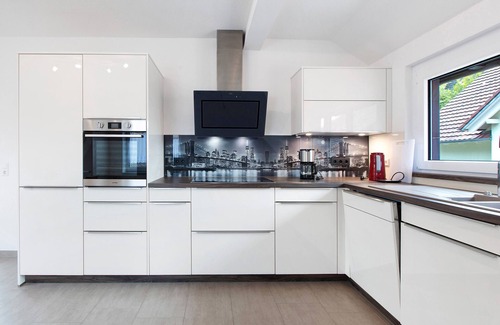 Hach Apartment | Apartment 'Weinbergblick' with Balcony and Wi-Fi