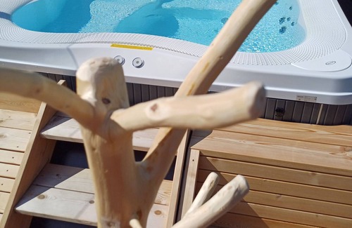 Santa Maddalena Apartment | Apartment 'Weissbrunn Lisa' with Mountain View, Shared Terrace and Wi-Fi