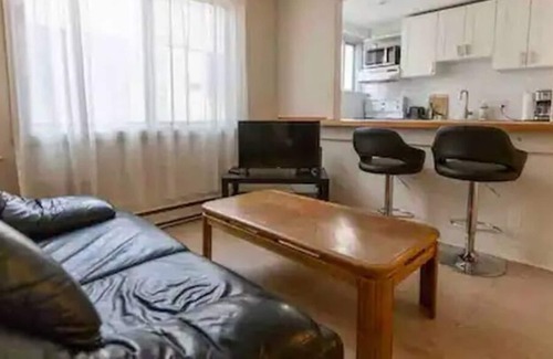Latin Quarter Apartment | Apartment well located in Latin Quarter/balcony