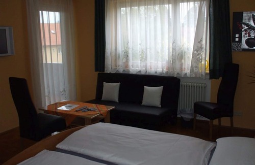 Aschach Apartment | Apartment with 90 sqm, 3 bedrooms, without kitchen, with breakfast in the hotel, max. 6 persons