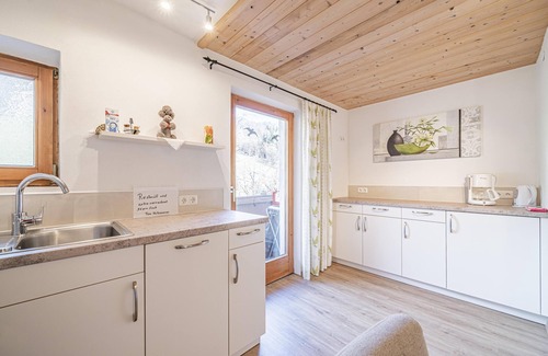 Moosen Apartment | Apartment with ski storage room and balcony