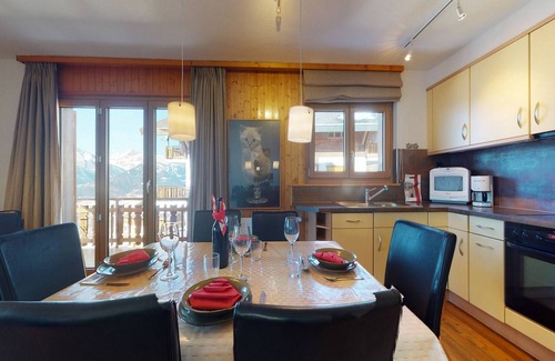 Nendaz Apartment | Apartment with front balcony