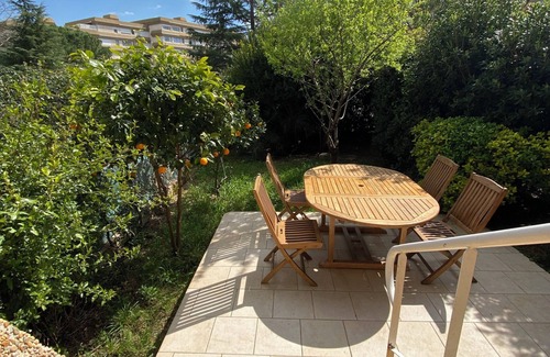 Estanove Apartment | Apartment with garden, communal pool and tennis court 15 minutes from the beach
