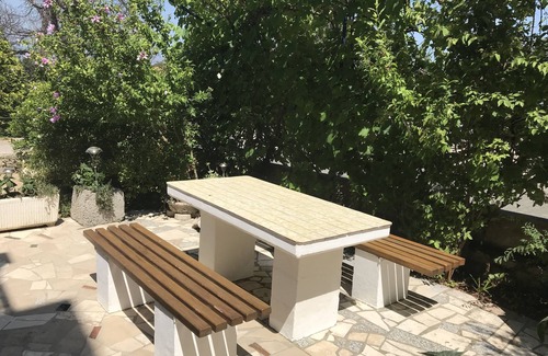 Njivice Apartment | Apartment with loggia and fantastic sea view and close to the beach