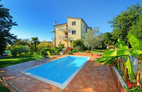 Valica Apartment | Apartment with pool Albina 3