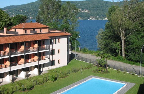 Sasso Moro Apartment | Apartment with private garden two steps from the lake.