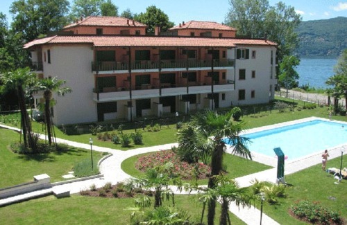 Sasso Moro Apartment | Apartment with private garden two steps from the lake.