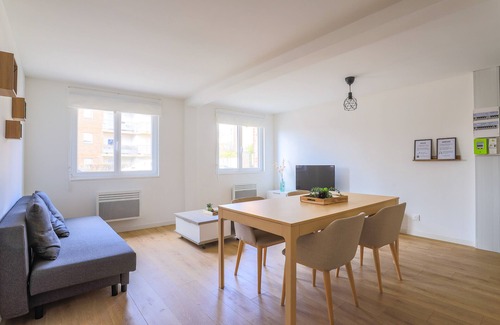 Arras Apartment | Apartment with Private Parking
