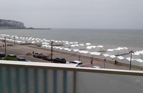 Mers-les-Bains Apartment | Apartment with sea view