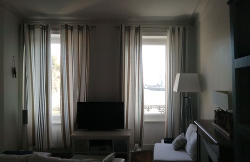 Le Palais Apartment | Apartment with sea view and citadel