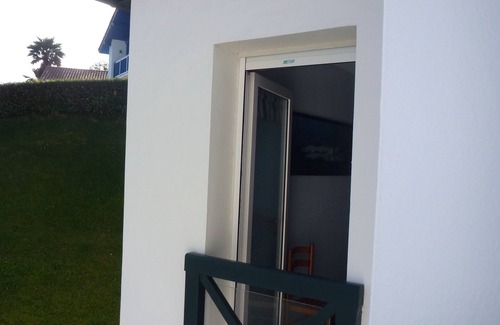 Ciboure Apartment | Apartment with sea view, facing the fort of Socoa and the bay of St Jean de Luz 3 *