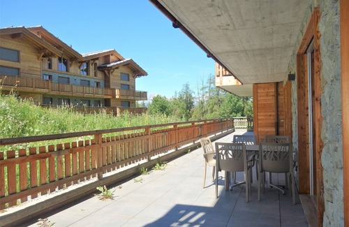Veysonnaz Apartment | Apartment with swimming pool access