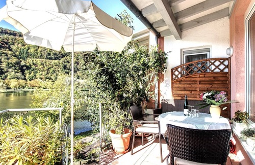 Bullay Apartment | Apartment with terrace directly on the banks and with a view of the Moselle