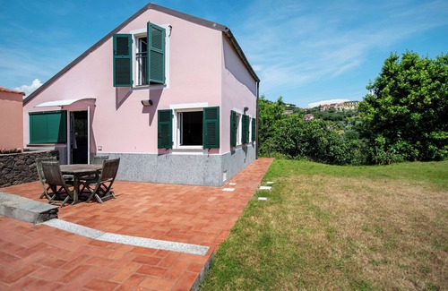 Celle Ligure Apartment | Apartment 'Zafferano Suites - Mirto' with Sea View, Private Terrace and Wi-Fi