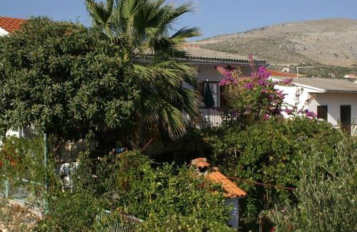 Seget Vranjica Apartment | Apartments by the sea Seget Vranjica, Trogir - 1038
