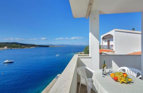 Pokrivenik Apartment | Apartments by the sea Cove Pokrivenik, Hvar - 5231
