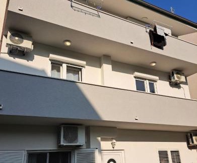 Igrane Apartment | Apartments by the sea Igrane, Makarska - 10033