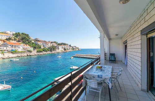 Zavalatica Apartment | Apartments First row (97721-A2) - Zavalatica