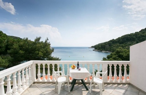 Saplunara Apartment | Apartments Franka Saplunara-One-Bedroom Apartment with Terrace and Sea View No 3