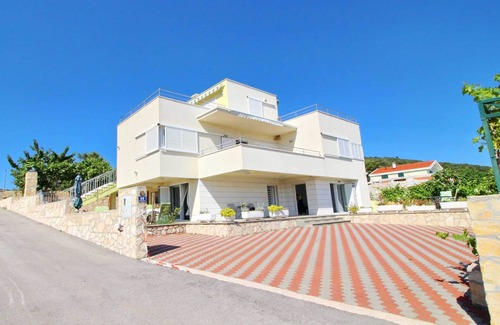 Drace Apartment | Apartments Gusti - Studio Apartment with Terrace and Sea View