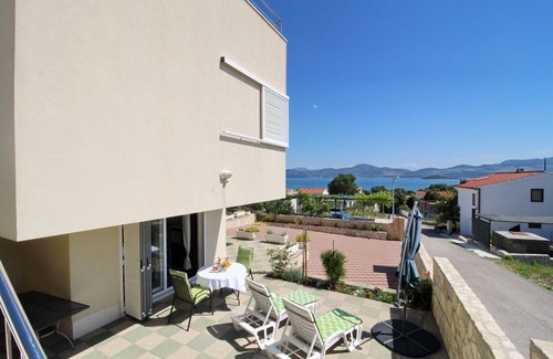 Drace Apartment | Apartments Gusti - Studio Apartment with Terrace and Sea View