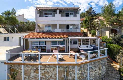 Cove Basina (Jelsa) Apartment | Apartments Habek 2