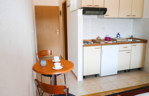 Istok Apartment | Apartments Justina, (16427), Makarska, hr