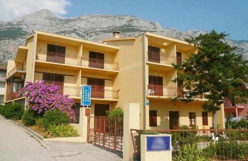 Istok Apartment | Apartments Justina, (16427), Makarska, hr