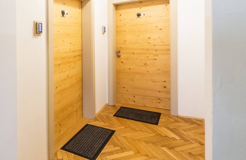 Ljubljana Apartment | Apartments Kamr'ca - room 2 & 5 with private bathroom