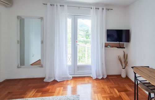 Viganj Apartment | Apartments Klara - One bedroom Apartment with Balcony and Sea View