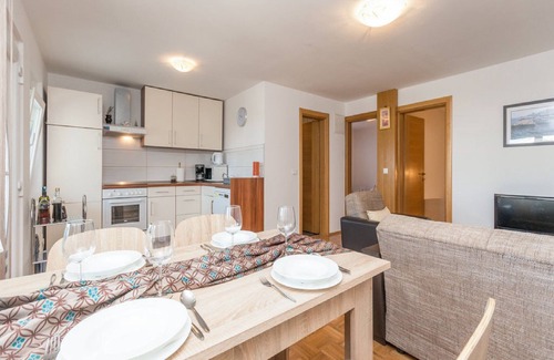 Zdrelac Apartment | Apartments Lilly - Two Bedroom Apartment with Terrace and Sea View