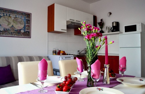 Brsecine Apartment | Apartments Lina - Three Bedroom Apartment with Two Balconies and Sea View
