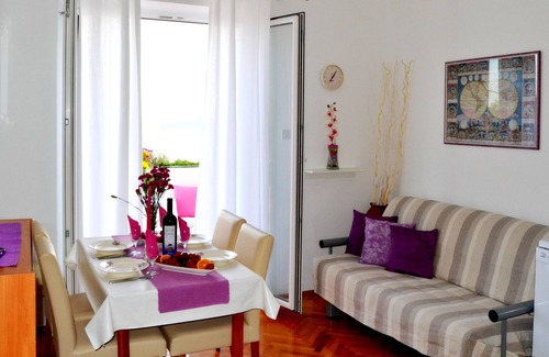 Brsecine Apartment | Apartments Lina - Three Bedroom Apartment with Two Balconies and Sea View