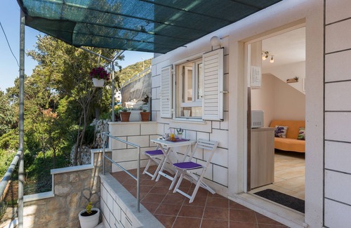 Lozica Apartment | Apartments Lovro - Duplex One Bedroom Apartment with Terrace and Partial Sea View (1)