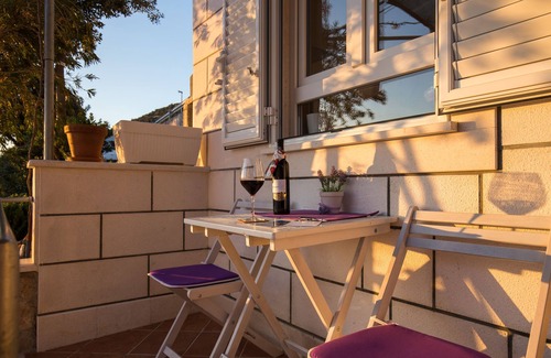 Lozica Apartment | Apartments Lovro - Duplex One Bedroom Apartment with Terrace and Partial Sea View (1)