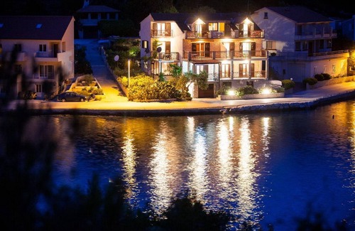 Pasadur Apartment | Apartments Malo Lago - One-Bedroom Apartment with Balcony and Sea View - 2nd floor (Apartment 6)