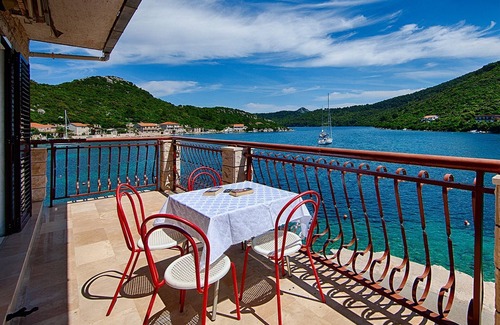Pasadur Apartment | Apartments Malo Lago - One-Bedroom Apartment with Balcony and Sea View - 2nd floor (Apartment 5)