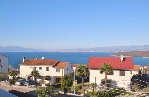 Njivice Apartment | Apartments Marinela