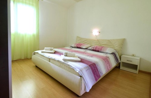 Njivice Apartment | Apartments Marinela