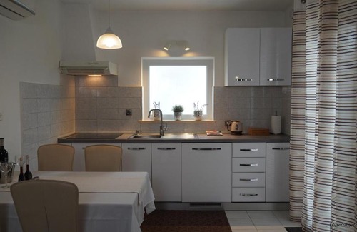 Njivice Apartment | Apartments Marja