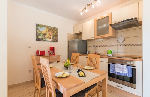 Klimno Apartment | Apartments Marjanca, (16179), Klimno, hr