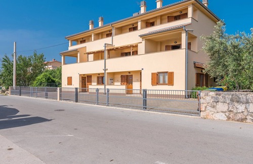 Klimno Apartment | Apartments Marjanca, (16182), Klimno, hr
