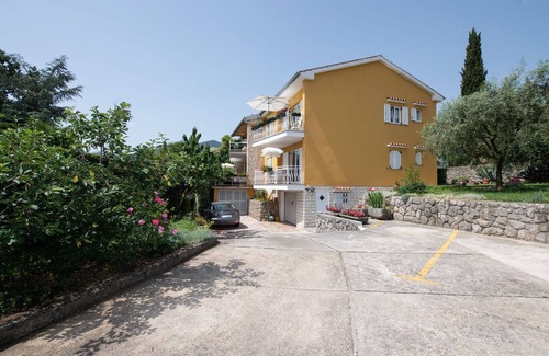Ika Apartment | Apartments Mirjana IKA - Studio Apartment With Balcony (A1)
