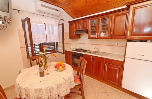 Brna Apartment | Apartments Peselj-Studio Apartment with Balcony and Sea View (1)