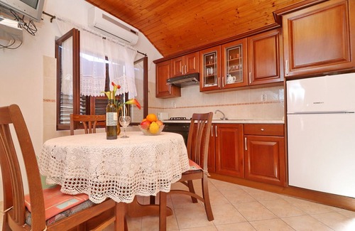 Brna Apartment | Apartments Peselj-Studio Apartment with Balcony and Sea View (1)