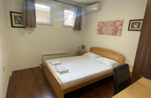 Savamala House | Apartments & Rooms Left River