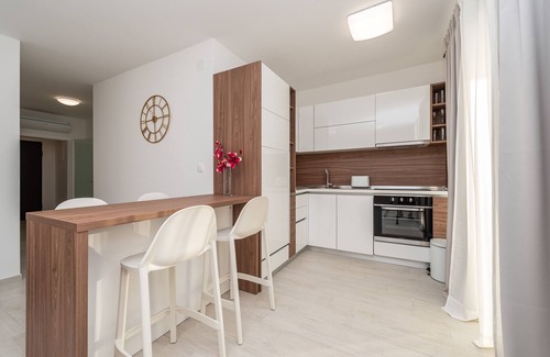 Zrce House | Apartments & Rooms Pool Villas Maris B