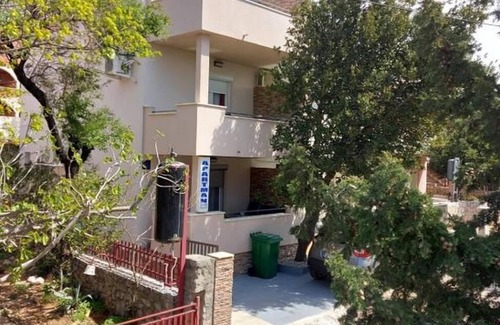 Ribarica Apartment | Apartments Sofija Ribarica (95359-A2) - Karlobag