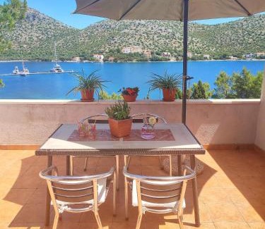 Skrivena Luka Apartment | Apartments Vesna