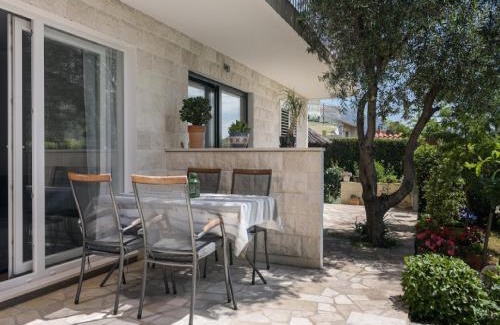 Kastel Stafilic Apartment | Apartments Vujina - One Bedroom apartment and Balcony